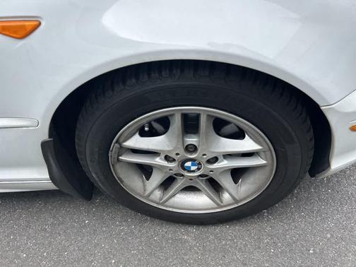 Alpine White 2004 BMW 325 Ci