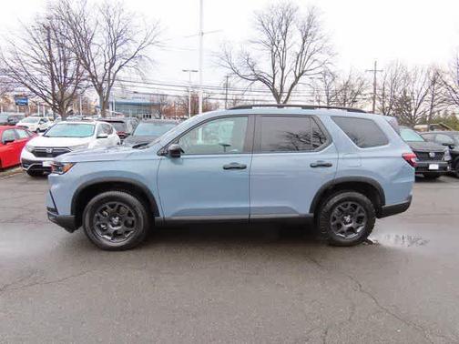 Sonic Gray Pearl 2024 Honda Pilot TrailSport