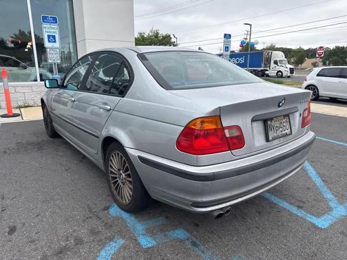 2001 BMW 325 325i