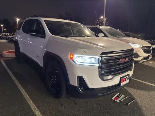 2022 GMC Acadia AT4