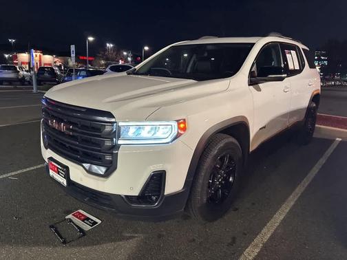 2022 GMC Acadia AT4