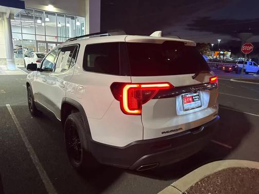 2022 GMC Acadia AT4