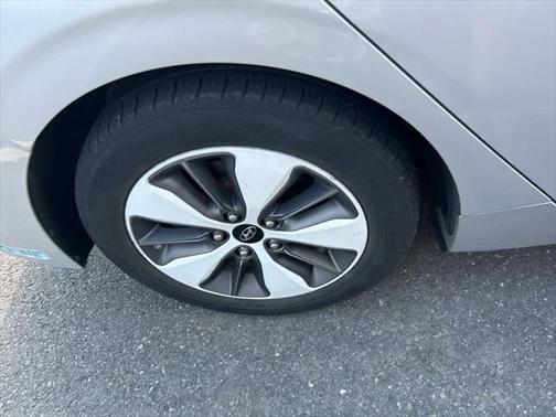 2019 Hyundai IONIQ Plug-In Hybrid Base