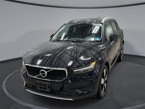 2020 Volvo XC40 T5 Momentum