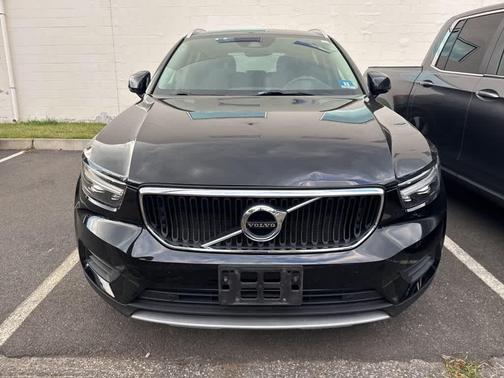 2020 Volvo XC40 T5 Momentum