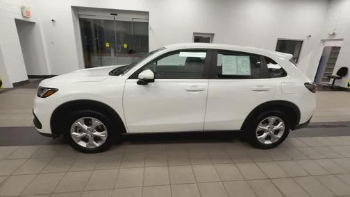 Platinum White Pearl 2024 Honda HR-V LX
