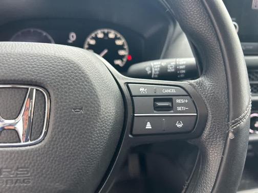 Platinum White Pearl 2024 Honda HR-V LX