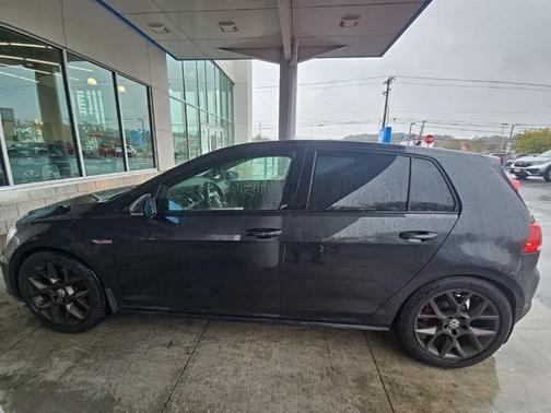 2016 Volkswagen Golf GTI 2.0T S 4-Door