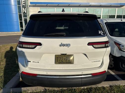 2022 Jeep Grand Cherokee L Laredo