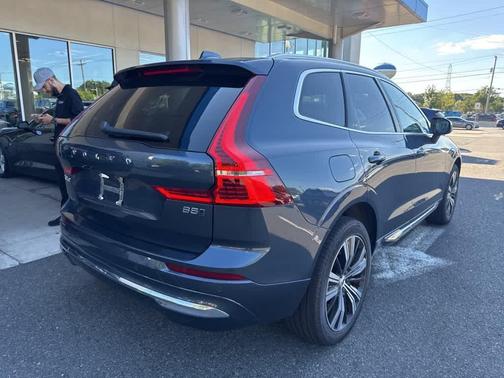 2022 Volvo XC60 B5 Inscription