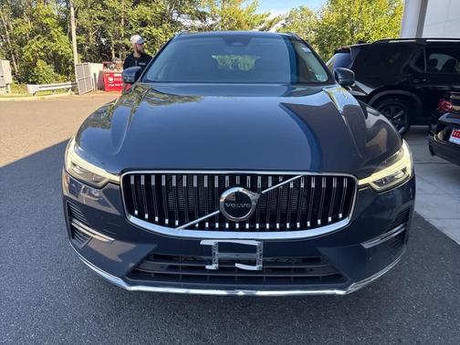 2022 Volvo XC60 B5 Inscription