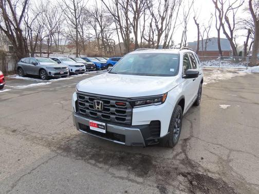 Platinum White Pearl 2026 Honda Pilot TrailSport