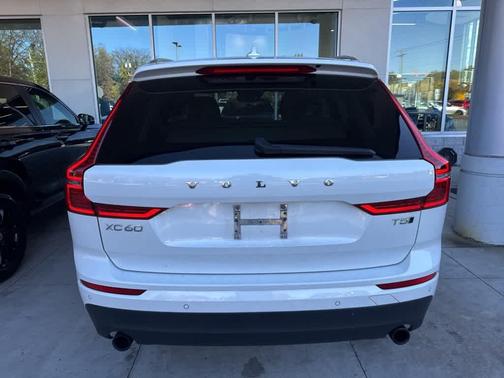 2020 Volvo XC60 T5 Momentum