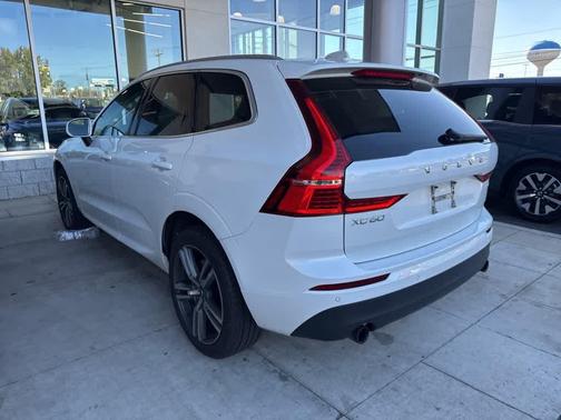 2020 Volvo XC60 T5 Momentum