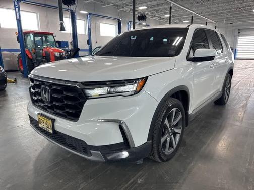 2023 Honda Pilot AWD EX-L 8 Passenger
