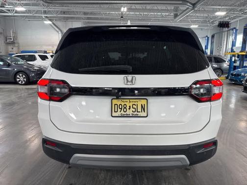 2023 Honda Pilot AWD EX-L 8 Passenger