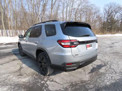 Solar Silver Metallic 2026 Honda Pilot Black Edition