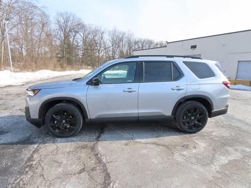 Solar Silver Metallic 2026 Honda Pilot Black Edition