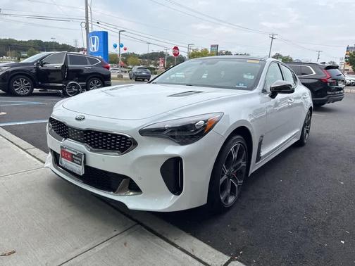 2019 Kia Stinger GT2
