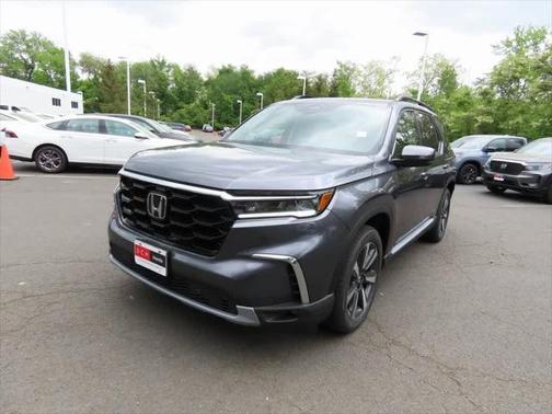 2025 Honda Pilot Touring 8-Passenger