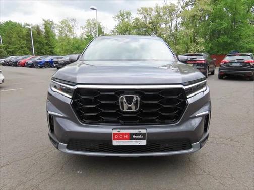 2025 Honda Pilot Touring 8-Passenger