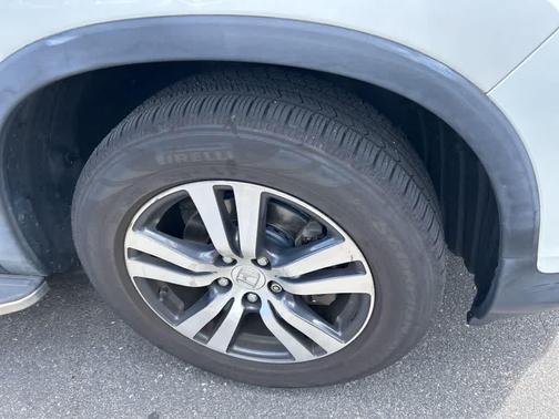 White Diamond Pearl 2018 Honda Pilot EX-L