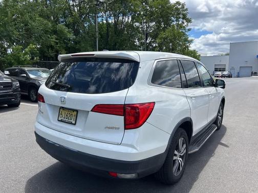 White Diamond Pearl 2018 Honda Pilot EX-L