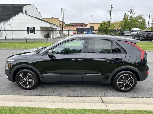 2024 Kia Niro LX