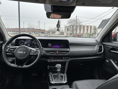 2024 Kia Seltos SX