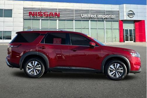 2024 Nissan Pathfinder SL