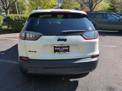 Pearl White Pearlcoat 2019 Jeep Cherokee Altitude