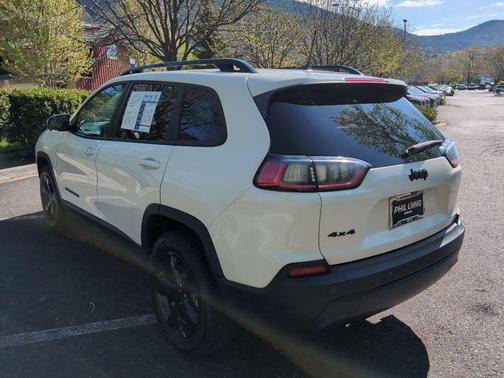 Pearl White Pearlcoat 2019 Jeep Cherokee Altitude