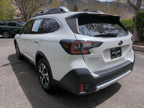 Crystal White Pearl 2022 Subaru Outback Touring