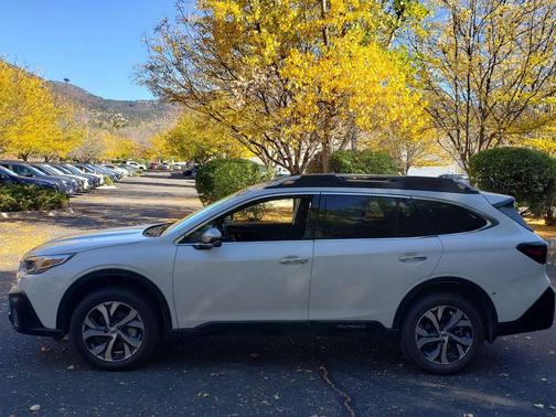 2022 Subaru Outback Touring XT