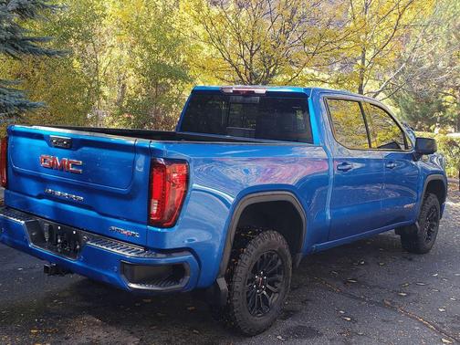 2023 GMC Sierra 1500 AT4X