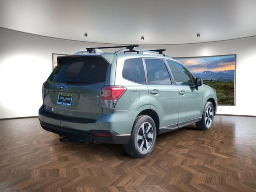 Jasmine Green Metallic 2018 Subaru Forester 2.5i Premium