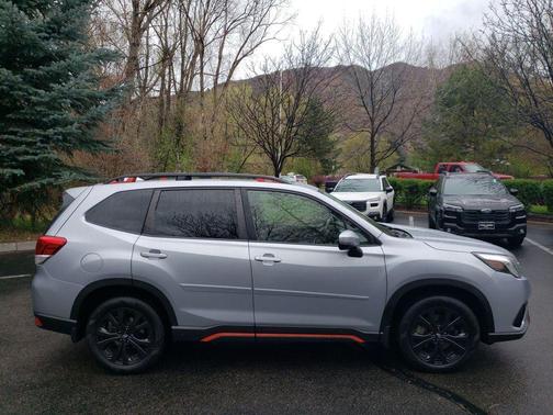 Ice Silver Metallic 2022 Subaru Forester Sport