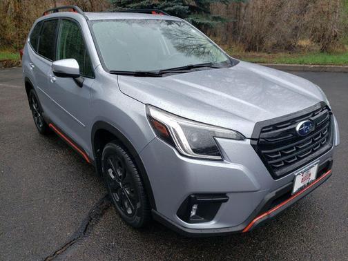 Ice Silver Metallic 2022 Subaru Forester Sport