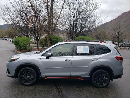 Ice Silver Metallic 2022 Subaru Forester Sport