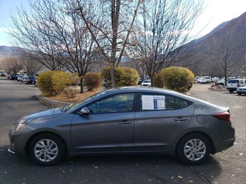 2019 Hyundai ELANTRA SE