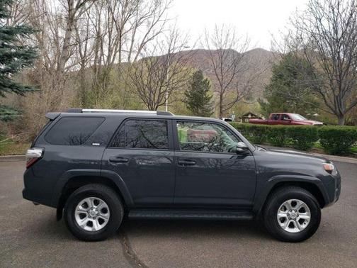 2024 Toyota 4Runner SR5 Premium