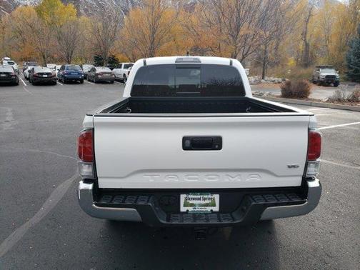 Photo 4 of 28 of 2022 Toyota Tacoma