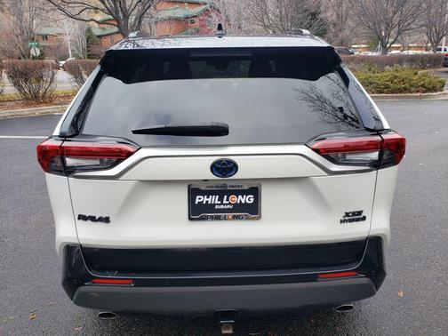 2020 Toyota RAV4 Hybrid SE