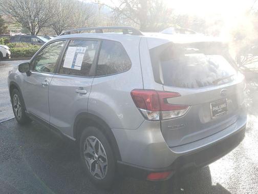 2022 Subaru Forester Premium