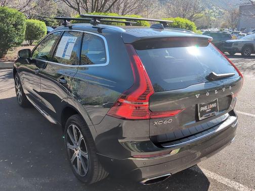 Gray 2018 Volvo XC60 T6 Inscription