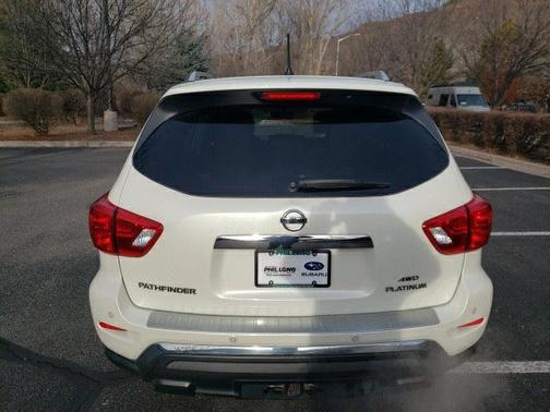 2017 Nissan Pathfinder Platinum