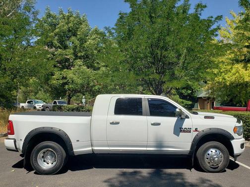 2019 RAM 3500 Limited Mega Cab 4x4 6'4' Box