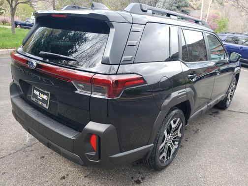 Crystal Black Silica 2026 Subaru Outback Touring XT