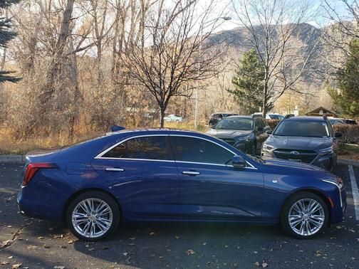 2023 Cadillac CT4 Premium Luxury