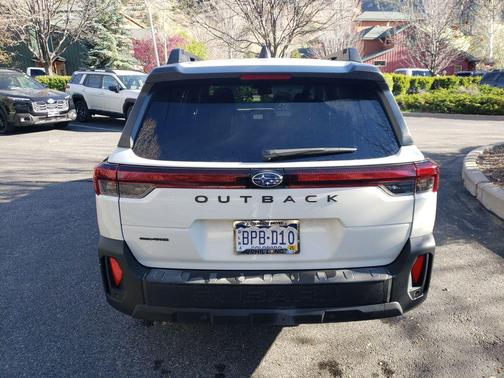 Crystal White Pearl 2026 Subaru Outback Premium